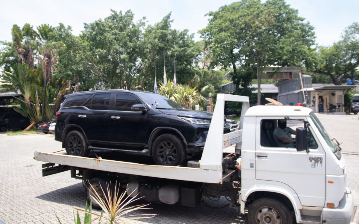 Policiais apreenderam 20 carros durante operação no Chapadão