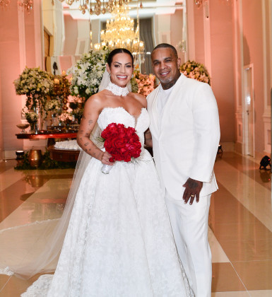 Rodriguinho e Bruna oficializam casamento com presença de estrelas