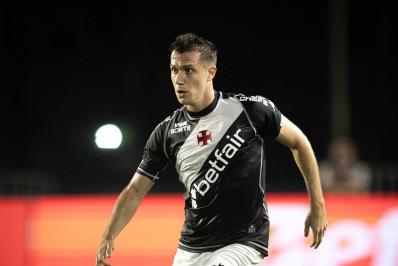 Exame confirma lesão, e Lucas Piton não joga mais pelo Vasco em 2025