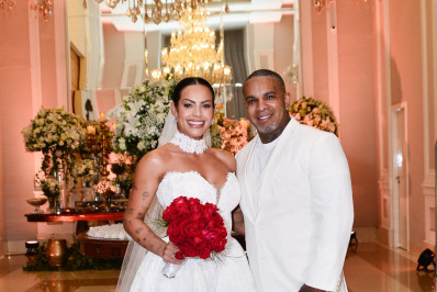 Rodriguinho e Bruna oficializam casamento com presença de estrelas do pagode e ex-BBBs