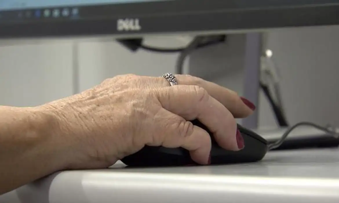 Com 8,3 milhões de trabalhadores, idosos têm nível de ocupação recorde, revela IBGE