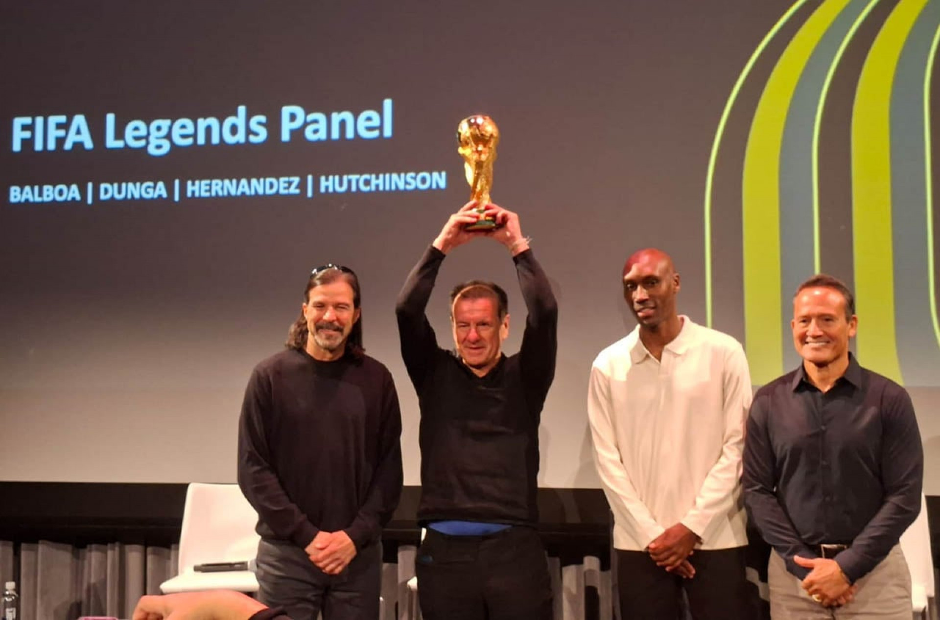 Dunga prevê Copa de Mbappé e torce por surpresa africana