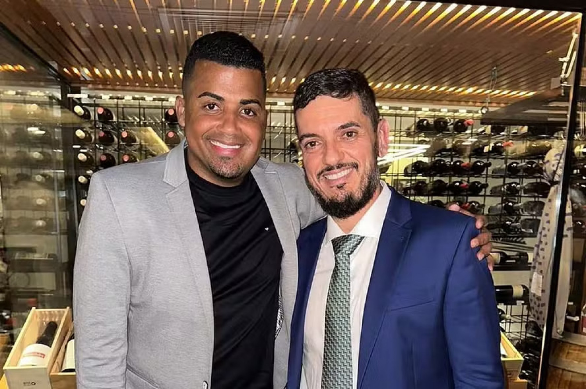 Rodrigo Bacellar (União Brasil) ao lado de Thiego Raimundo dos Santos Silva, o TH Joias - Reprodução/Redes sociais