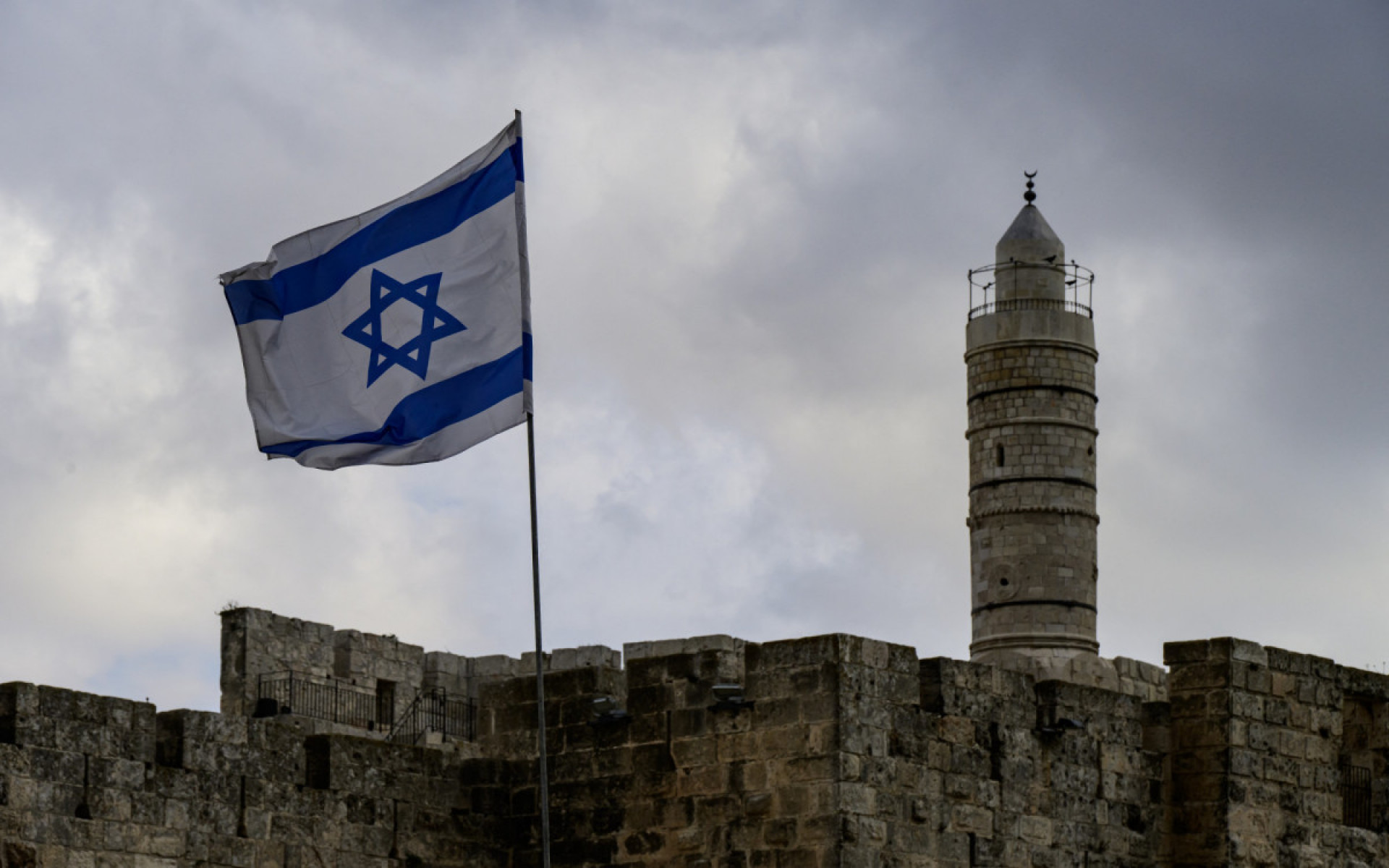 Ataques israelenses deixam quatro mortos em Gaza