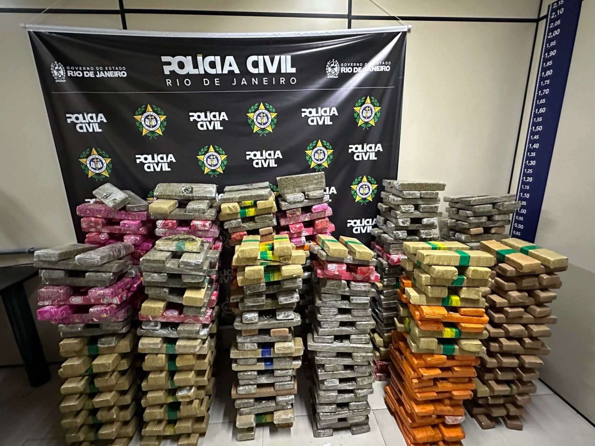 Os 700 kg de maconha apreendidos pelas equipes da Polícia Civil - Reprodução