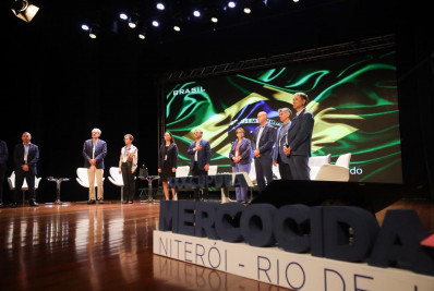 Dezenas de prefeitos de cidades da América Latina visitam o CISP