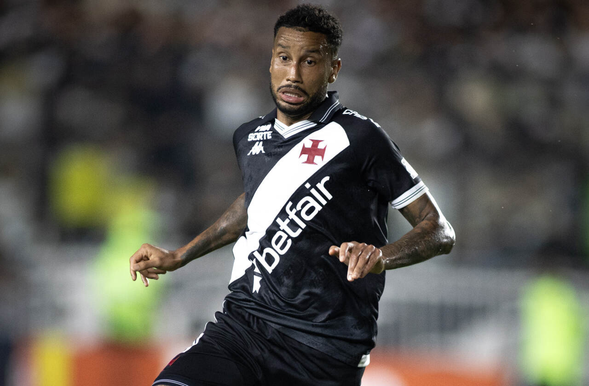 Vasco renova contrato de Jair