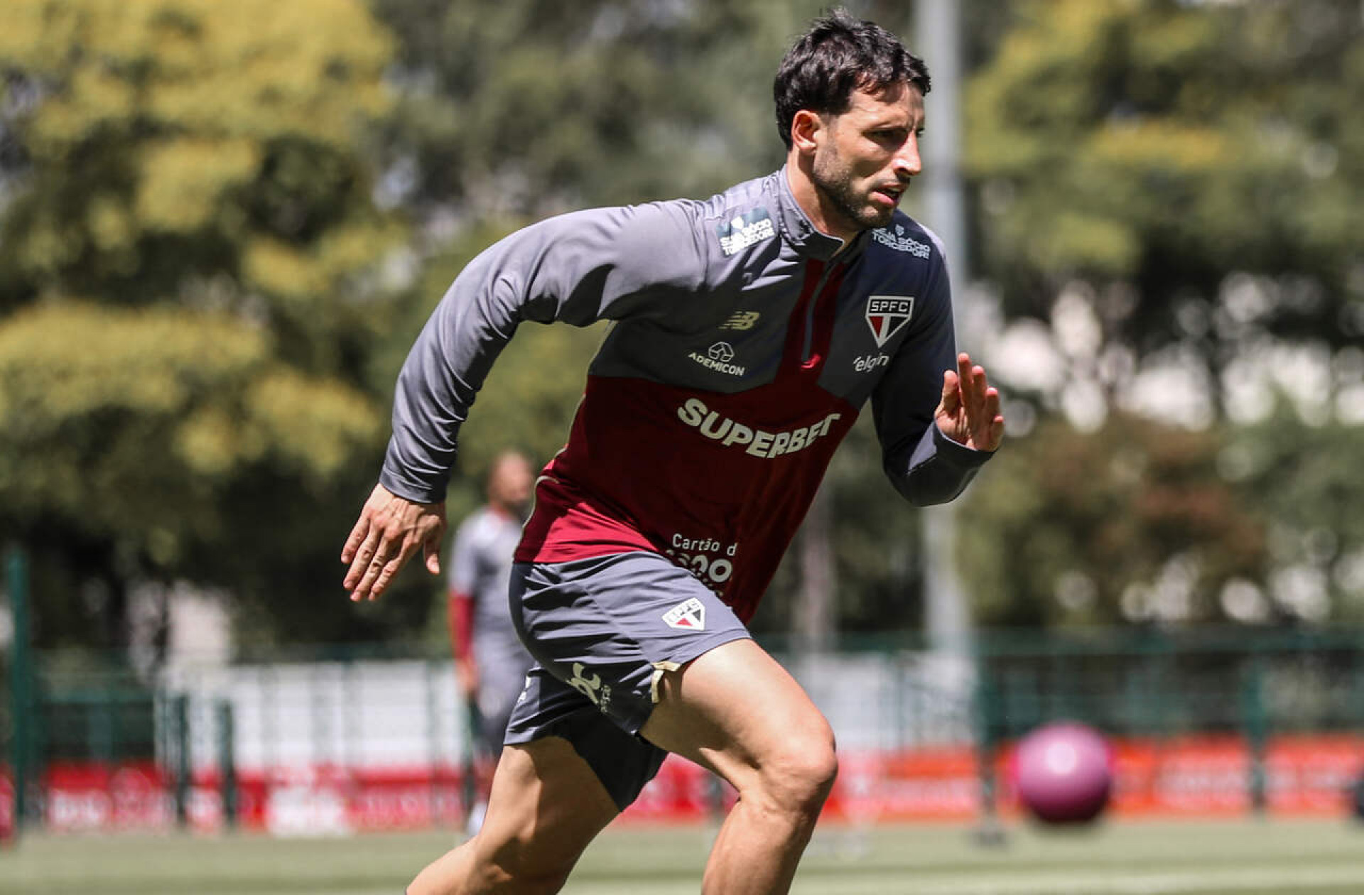 São Paulo garante ter quitado dívida com ex-empresário de Calleri