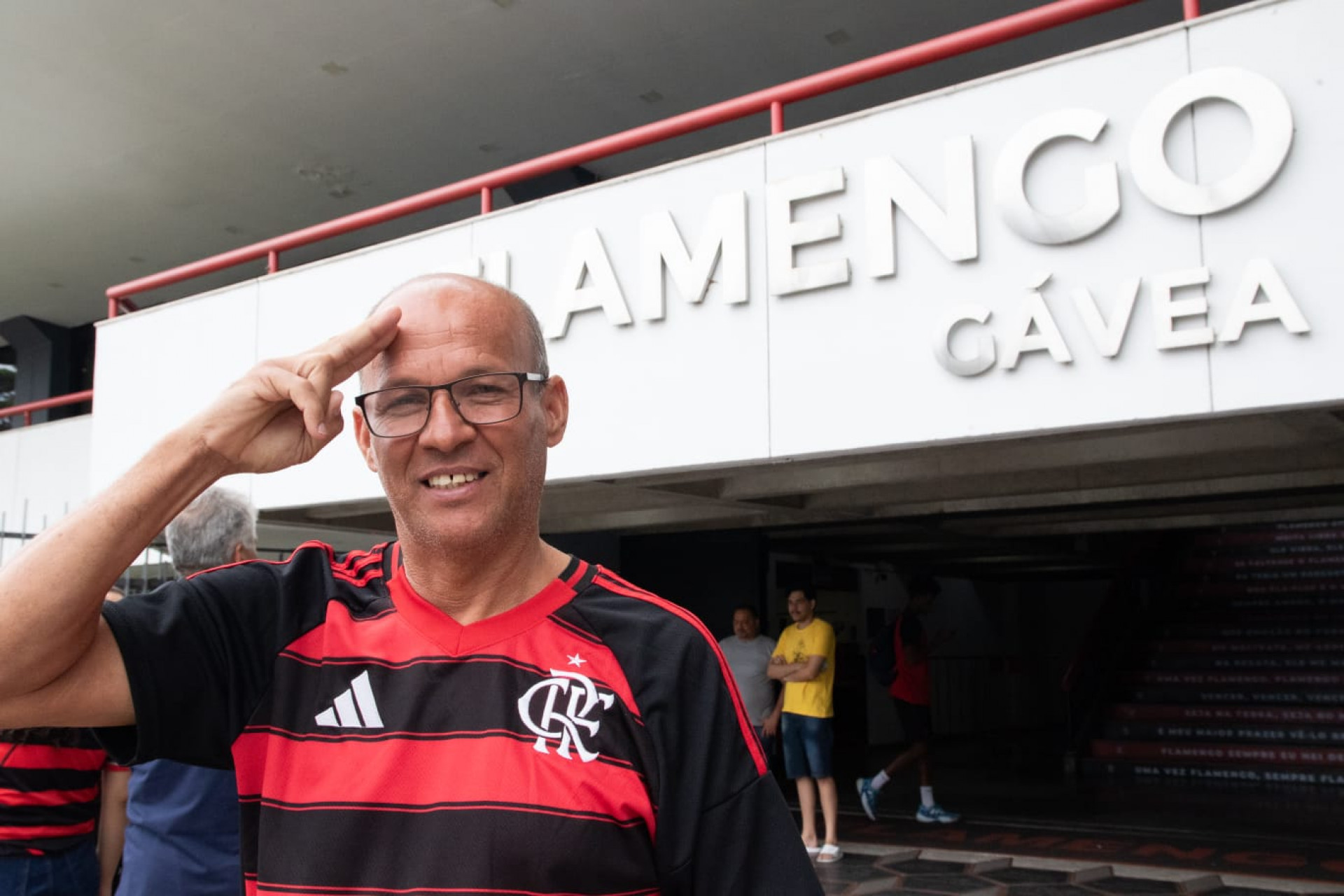 Jeová Andrade, de 57 anos, viajou mais de 1.000 kms para ver o Flamengo - Érica Martin / Agência O Dia