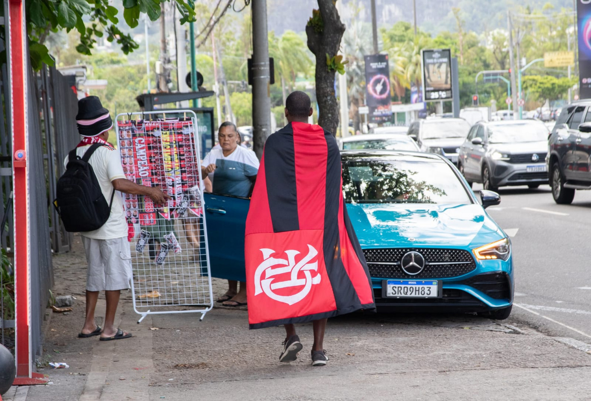 Torcedores do Flamengo exibem orgulho por 'semana perfeita' - Érica Martin / Agência O Dia