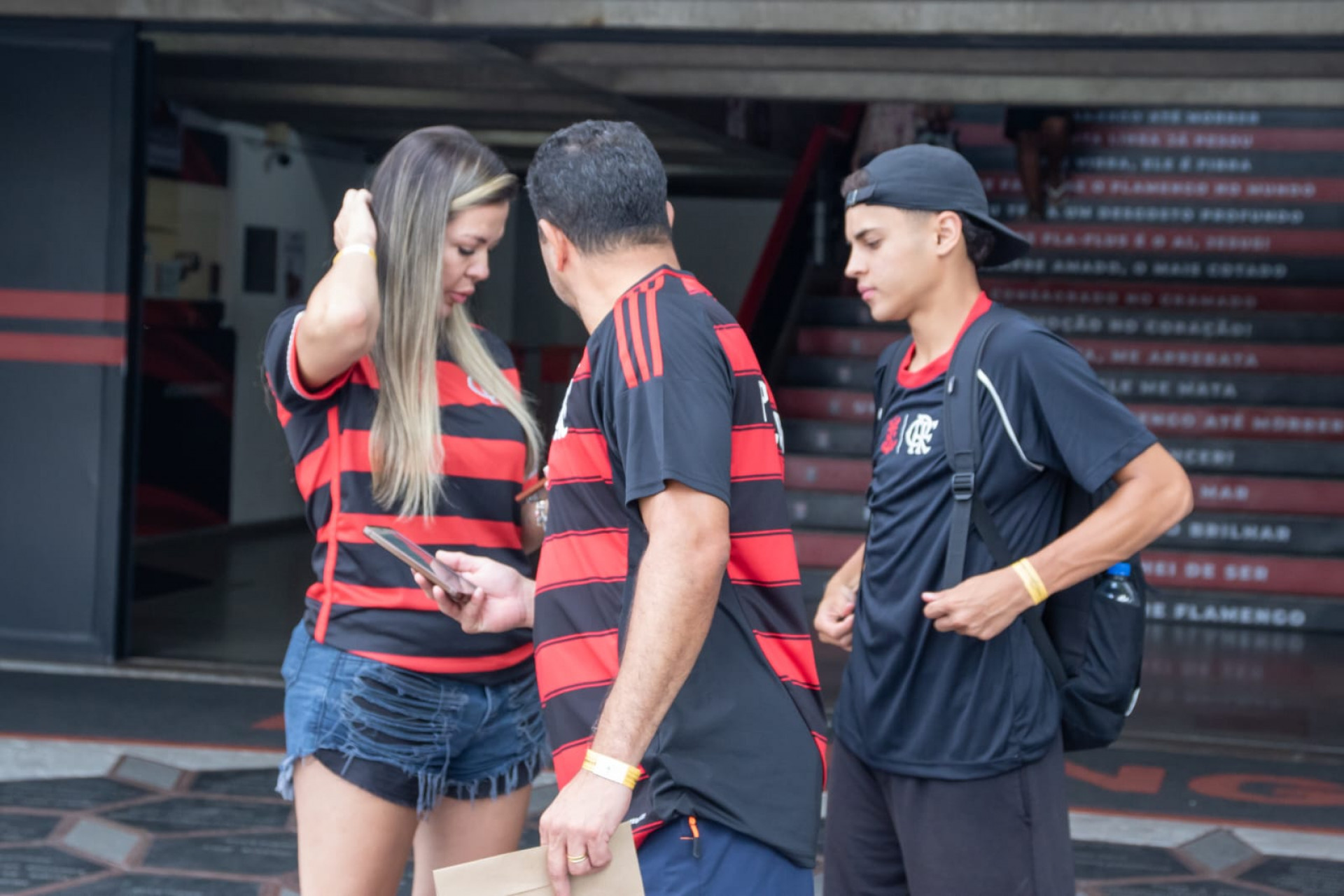 Torcedores do Flamengo exibem orgulho por 'semana perfeita' - Érica Martin / Agência O Dia