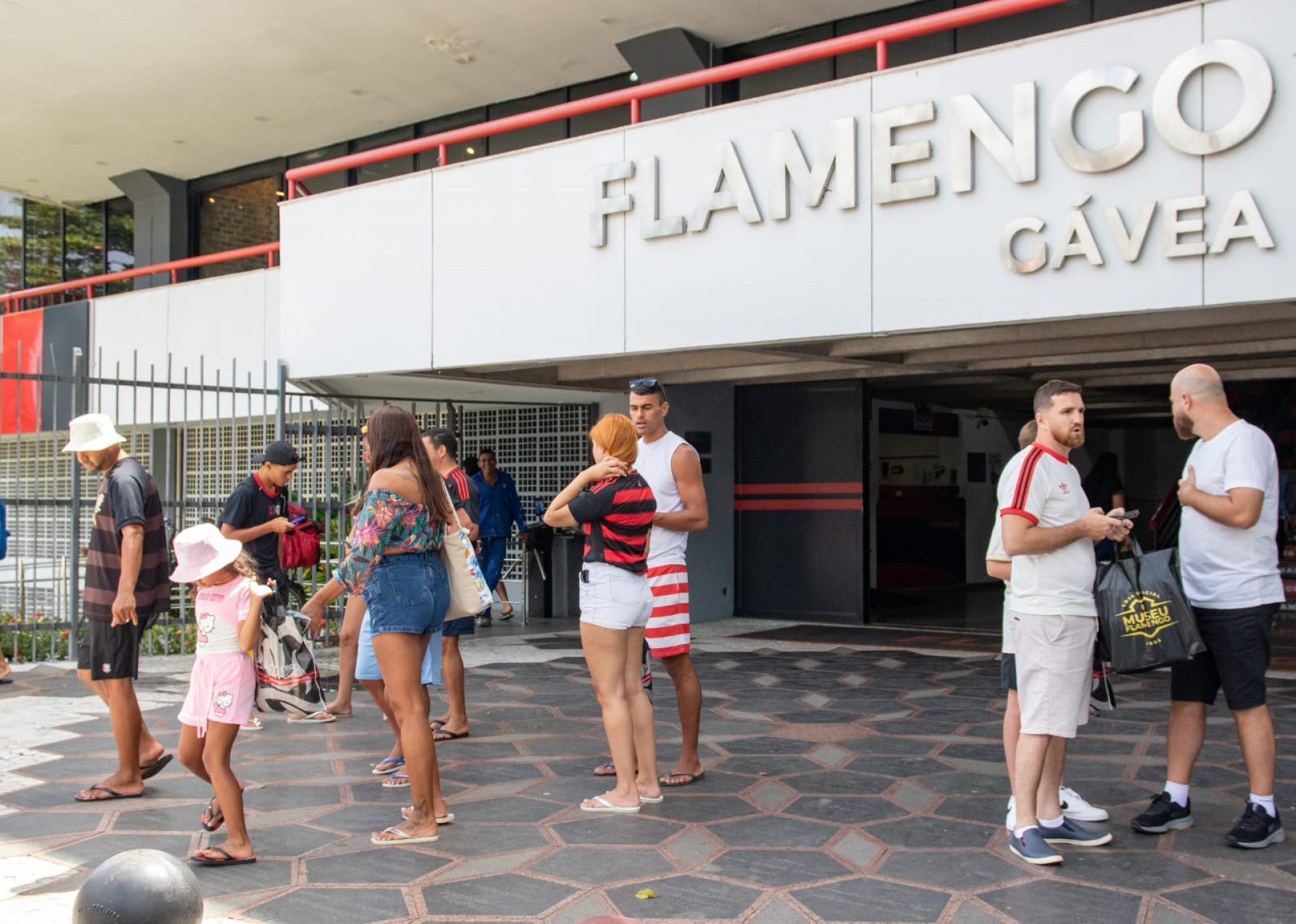 Torcedores do Flamengo exibem orgulho por 'semana perfeita' - Érica Martin / Agência O Dia