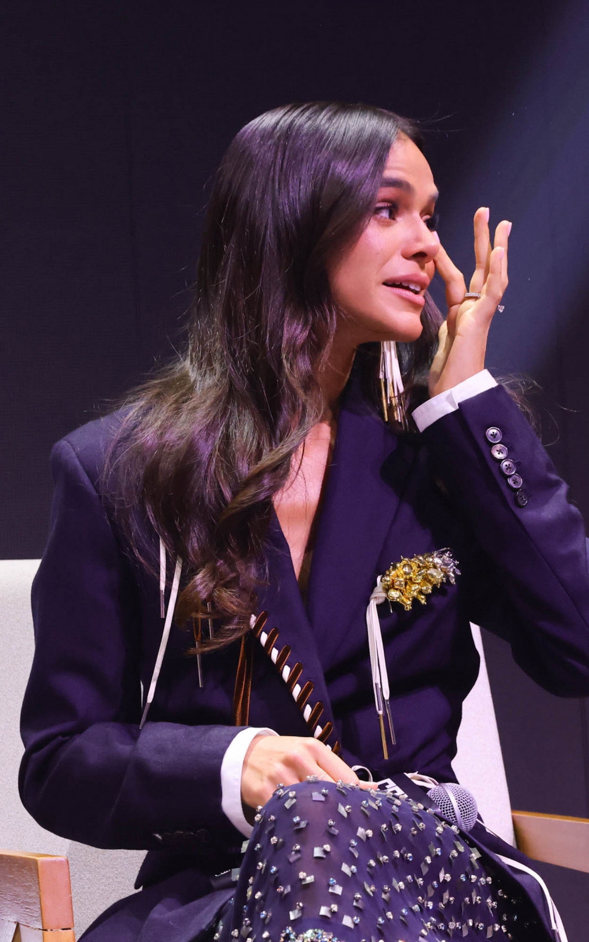 Bruna Marquezine se emocionou durante painel de filme na CCXP