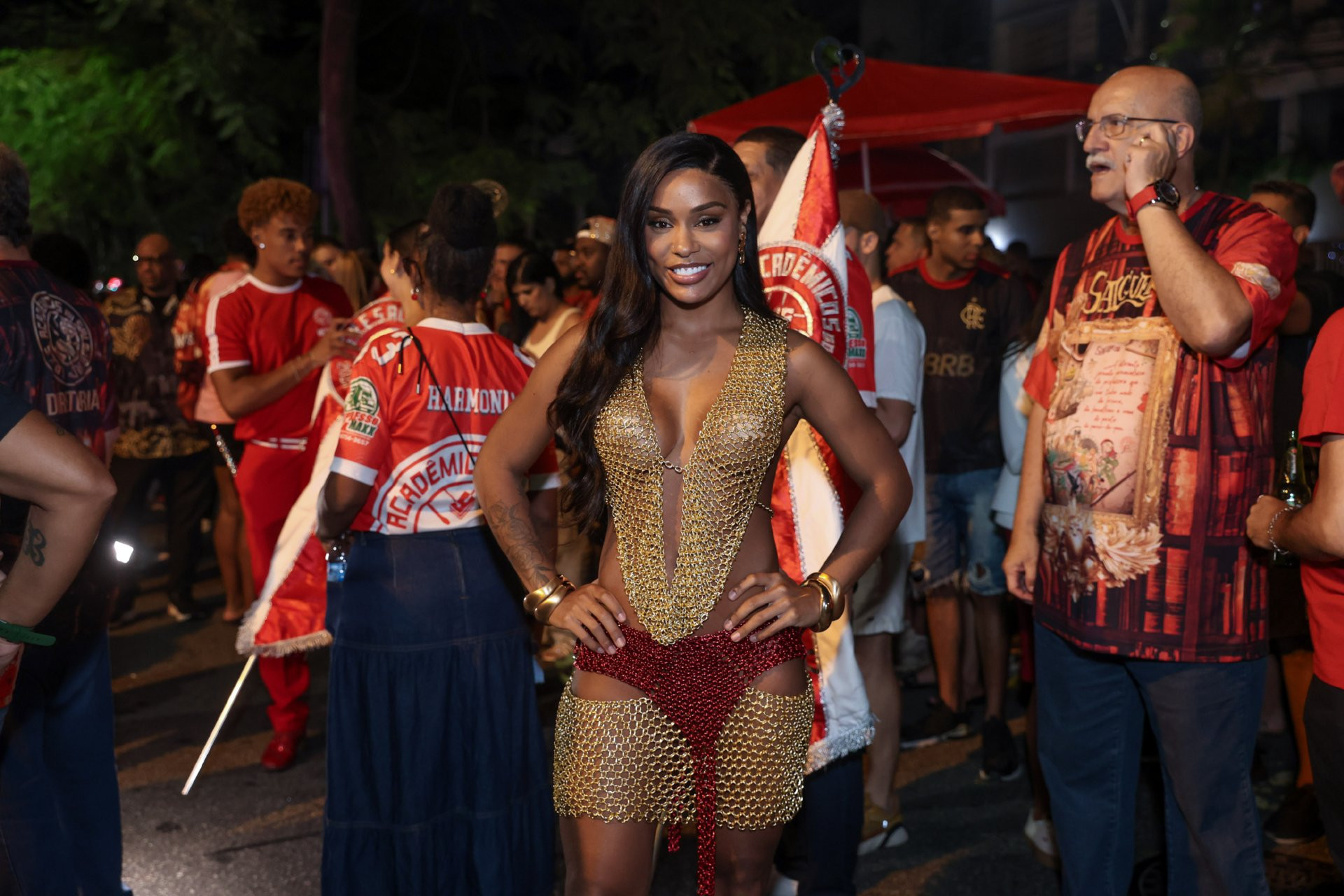 MC Rebecca durante ensaio de rua do Salgueiro - Daniel Pinheiro / Brazil News