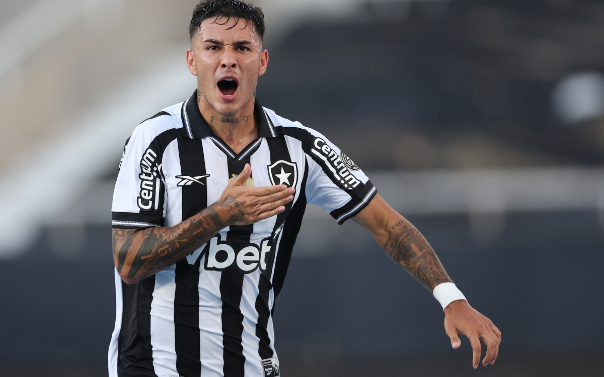 Mateo Ponte comemora gol marcado pelo Botafogo sobre o Fortaleza, no Nilton Santos
