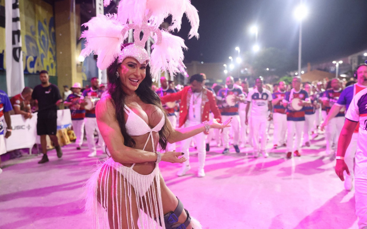 Gracyanne Barbosa prestigia minidesfile da União da Ilha - Daniel Pinheiro/BrazilNews