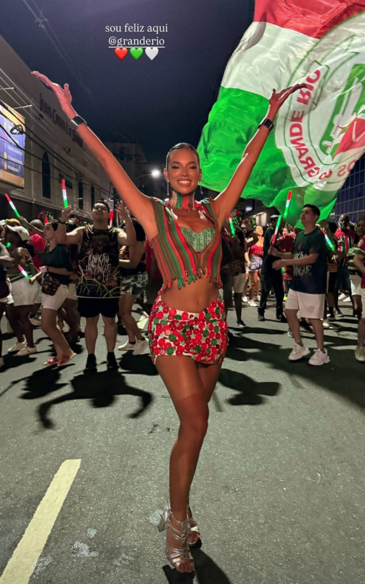 A ex-BBB Alane no ensaio de rua da Grande Rio - Reprodução/Instagram