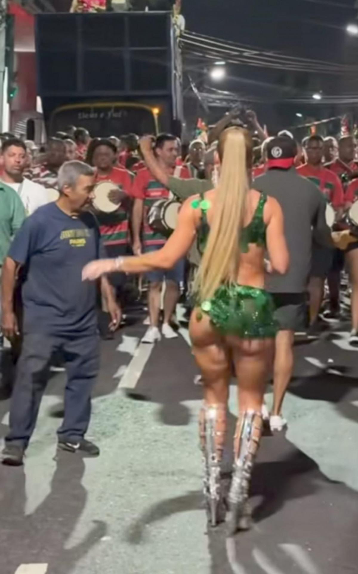 Virginia marca presença no ensaio de rua da Grande Rio - Reprodução/Instagram