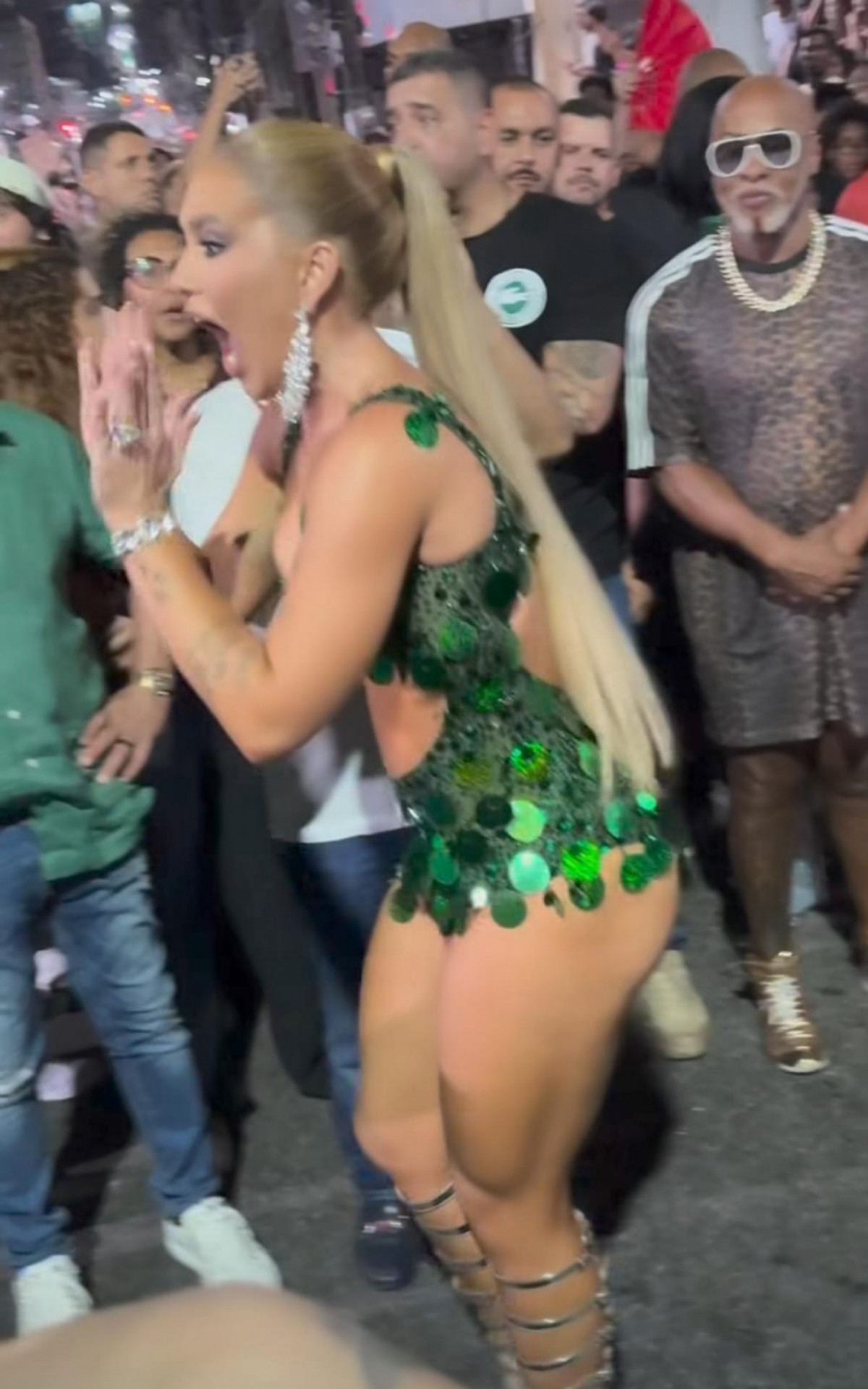 Virginia no ensaio de rua da Grande Rio - Reprodução/Instagram