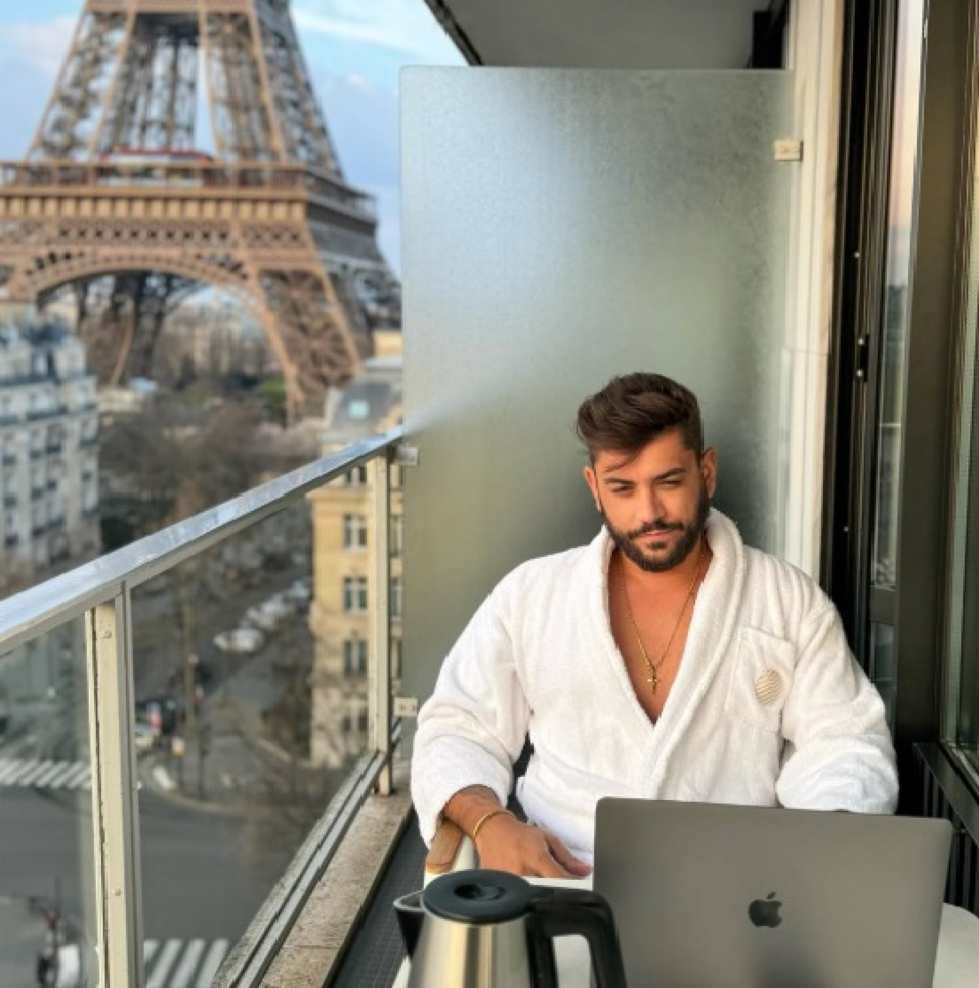 Marcos Vinícius exibia viagens por destinos famosos nas redes sociais