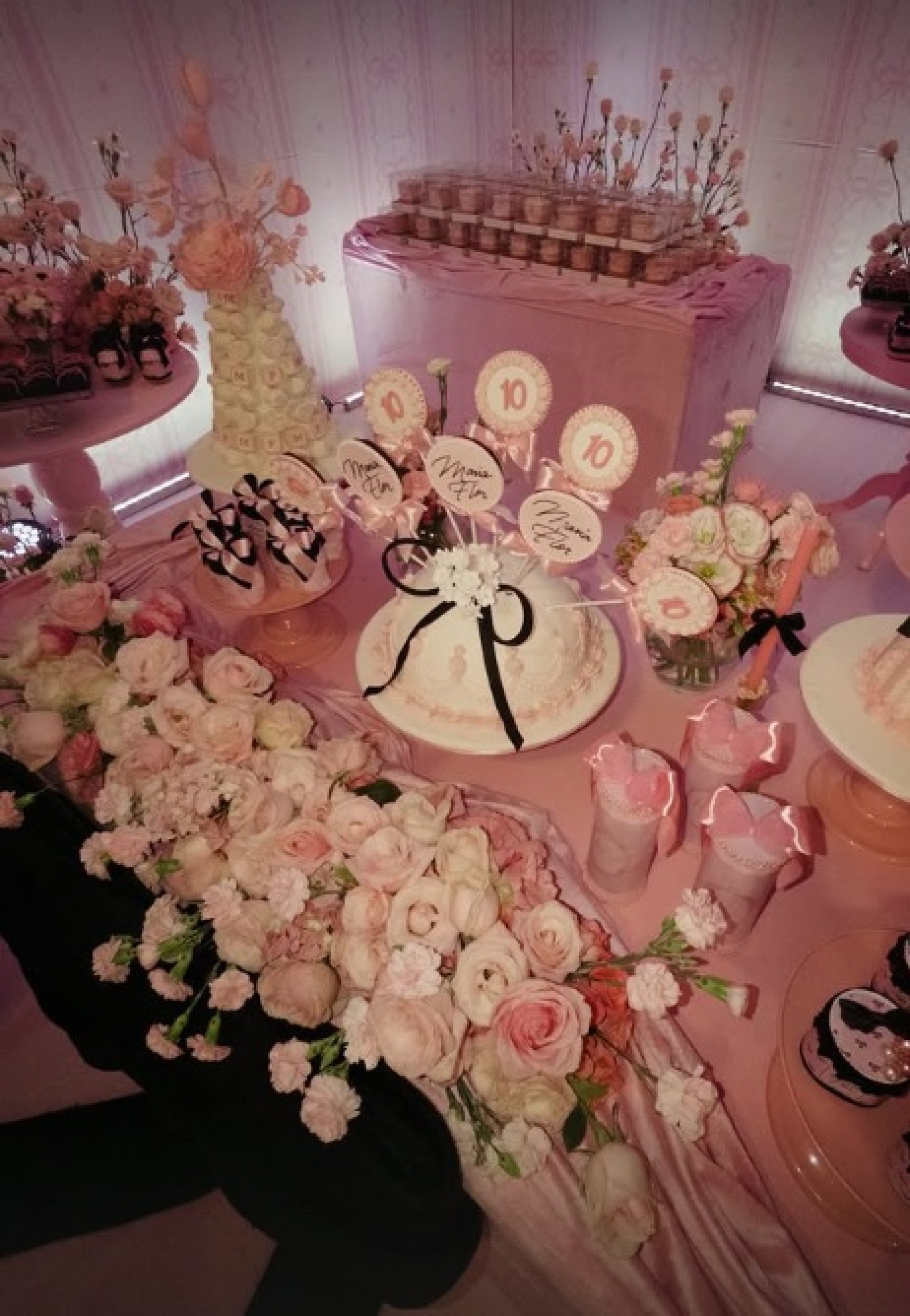 Mesa de docinhos - Reprodução / Instagram