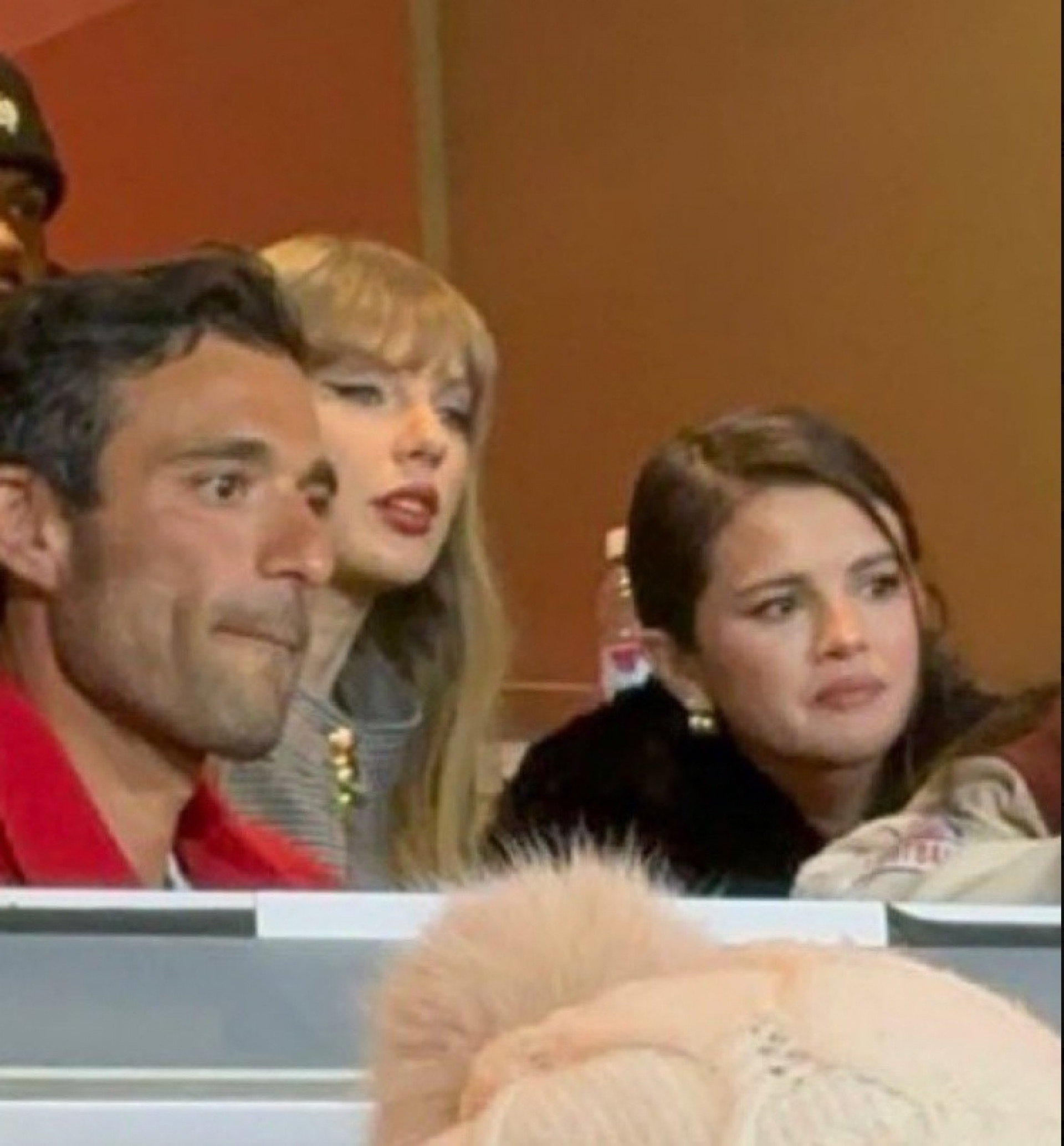 Taylor Swift e Selena Gomez reagem ao jogo - Reprodução / X