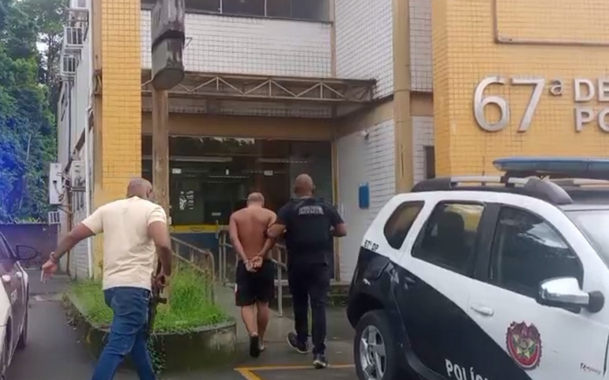 O suspeito foi levado à 67ª DP por agentes da distrital
