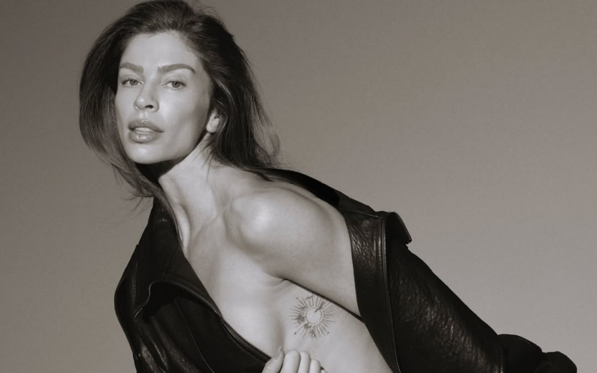 Grazi Massafera exibe curvas em cliques