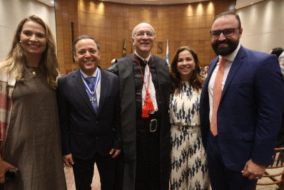 Rodrigo Neves é homenageado pelo TJ-RJ no Dia da Justiça