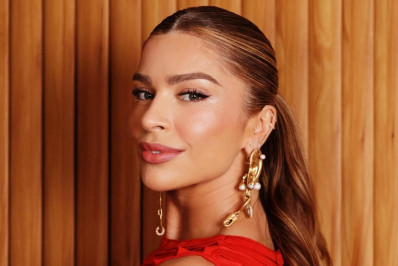 Grazi Massafera recebe elogios ao surgir em cliques sensuais