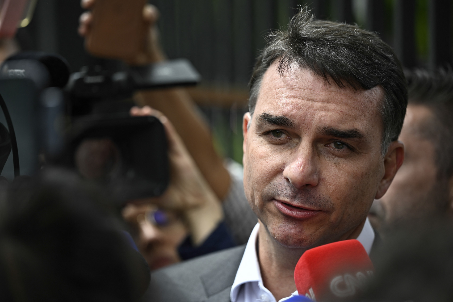 PL pede que PGR investigue PT por vídeo associando Flávio Bolsonaro ao Banco Master