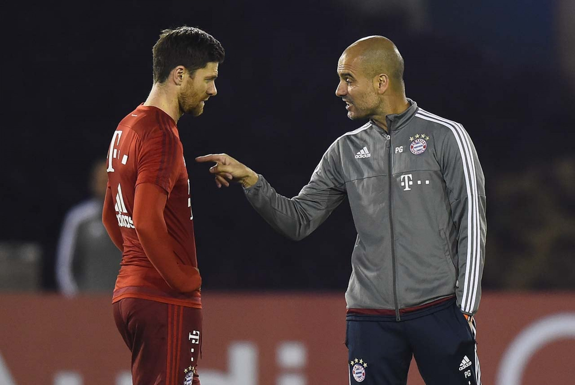 &#8220;Que mije com a dele&#8221;: Guardiola usa metáfora inusitada ao aconselhar Xabi Alonso