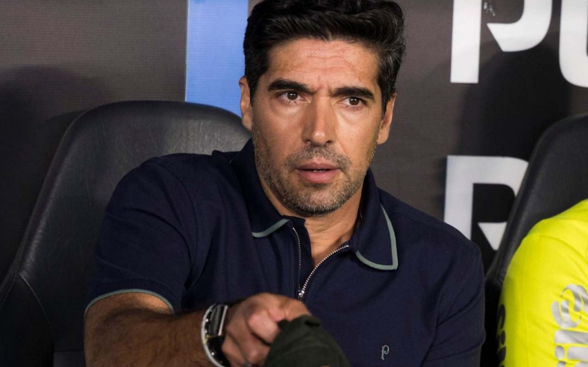 Abel aponta falta de consistência para explicar ano sem títulos no Palmeiras