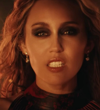 Miley Cyrus lança clipe para trilha sonora de ‘Avatar 3'