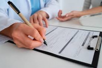 Atestado médico impresso não deixará de valer em 2026, diz CFM