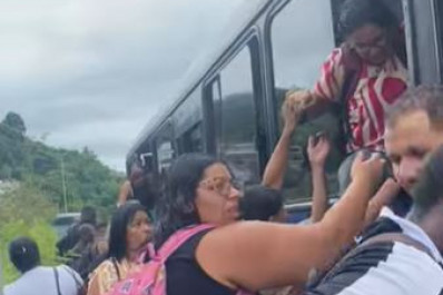 Ônibus perde o freio em descida, em Niterói