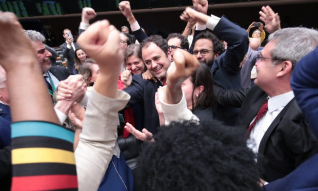 Glauber Braga se livra de cassação e é suspenso da Câmara por 6 meses