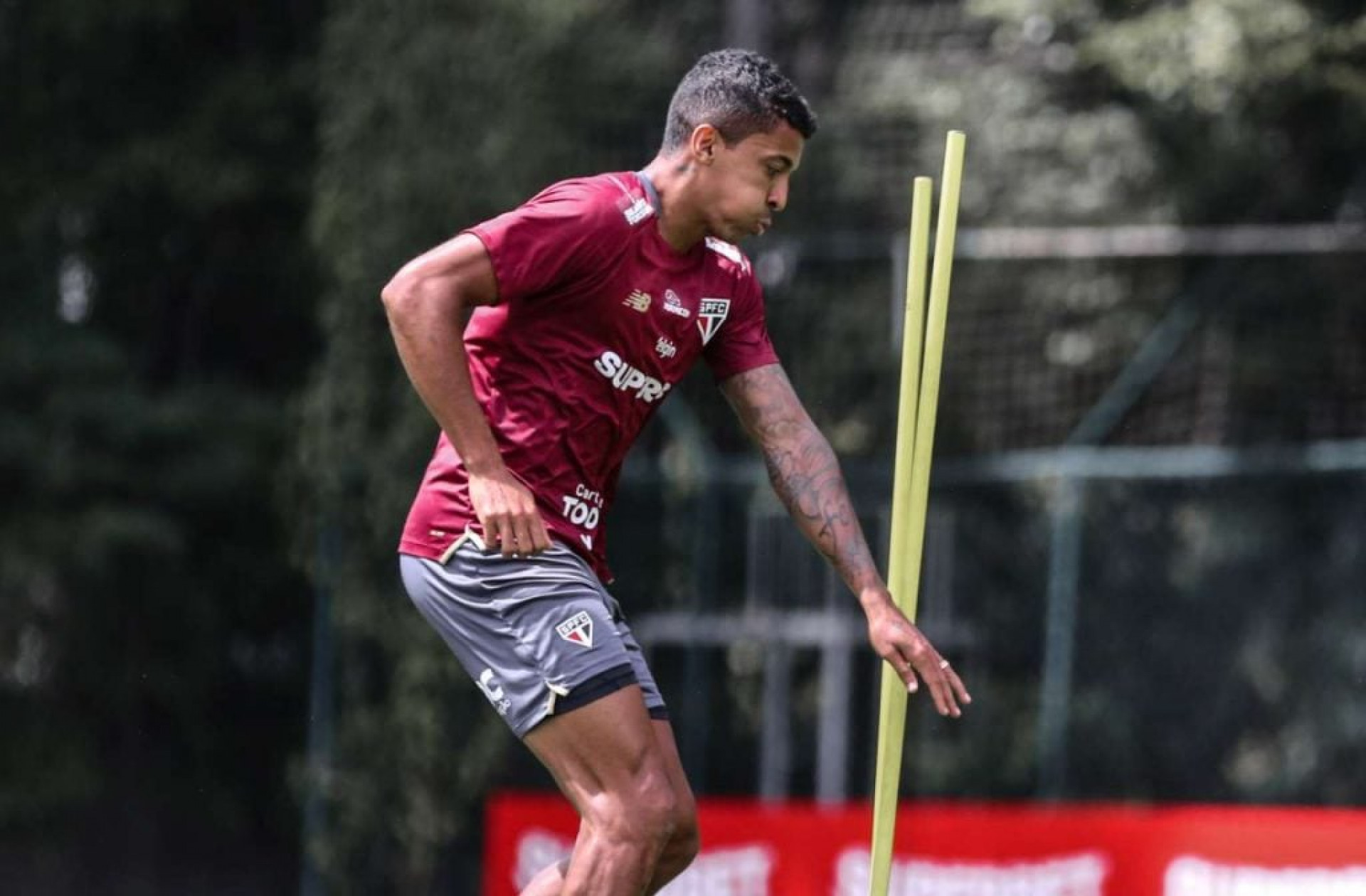 São Paulo decide não renovar o contrato de Luiz Gustavo