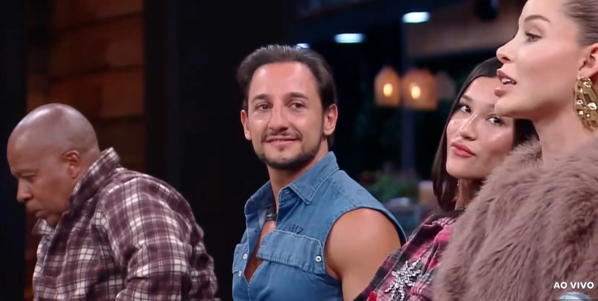 Toninho Tornado, Luiz Mesquita, Duda Wendling e Saory  Cardoso estão na roça - Reprodução de vídeo / Record