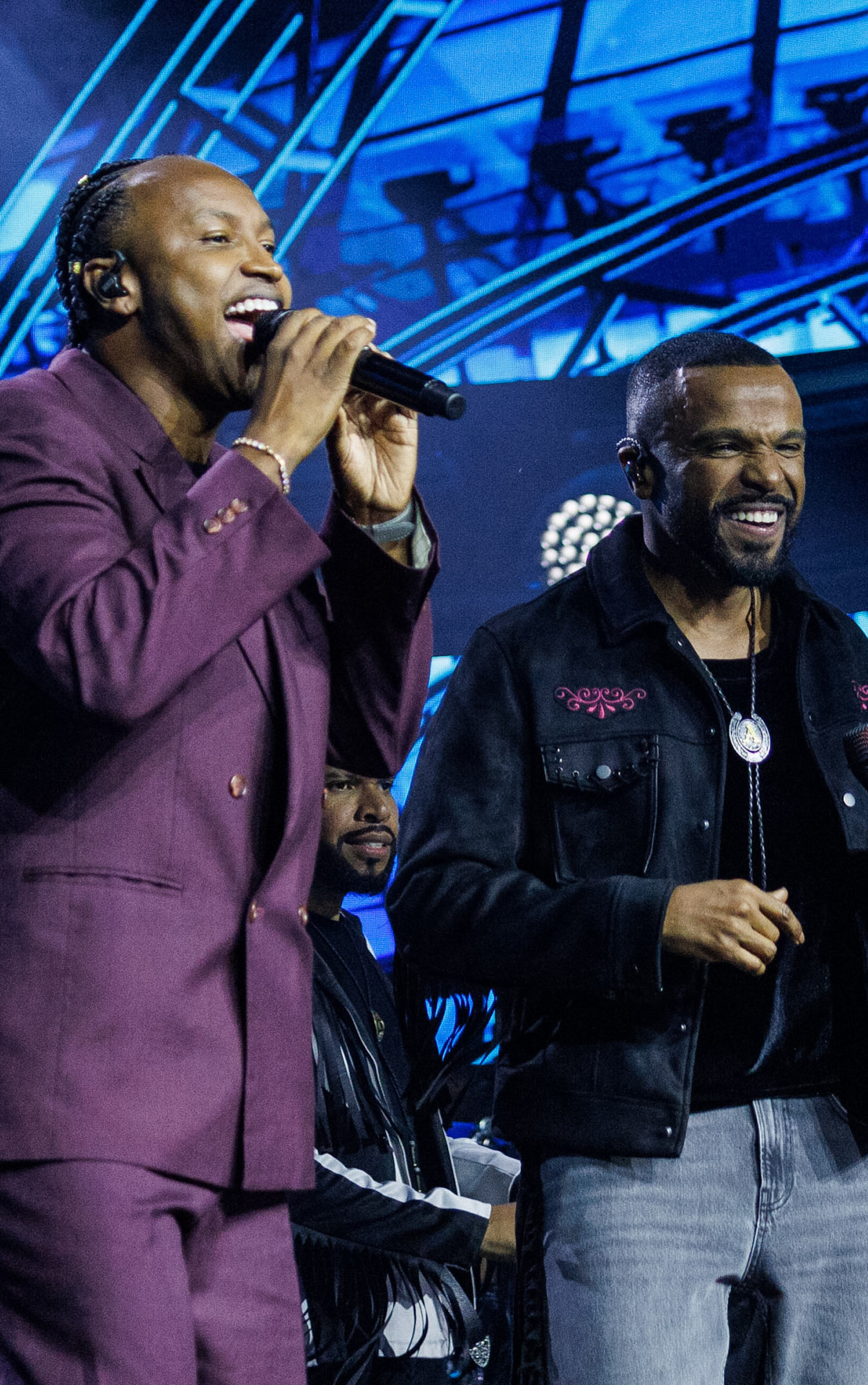 Alexandre Pires reúne estrelas em gravação de especial