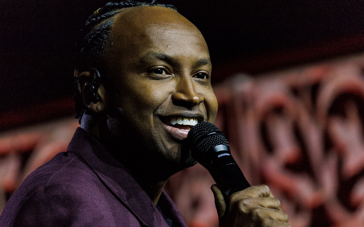 Thiaguinho canta sucessos no especial \'Pagonejo Bão\', de Alexandre Pires