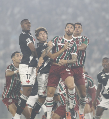 Com rivalidade acirrada fora de campo, Flu e Vasco buscam a final