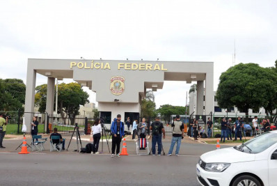 Defesa de Bolsonaro pede autorização para realizar exame na prisão