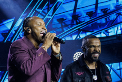 Alexandre Pires reúne estrelas em gravação de especial