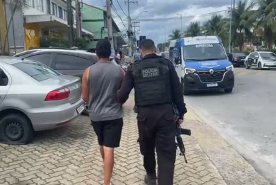 Foragido com dois mandados é surpreendido pelo GAT em Rio das Ostras