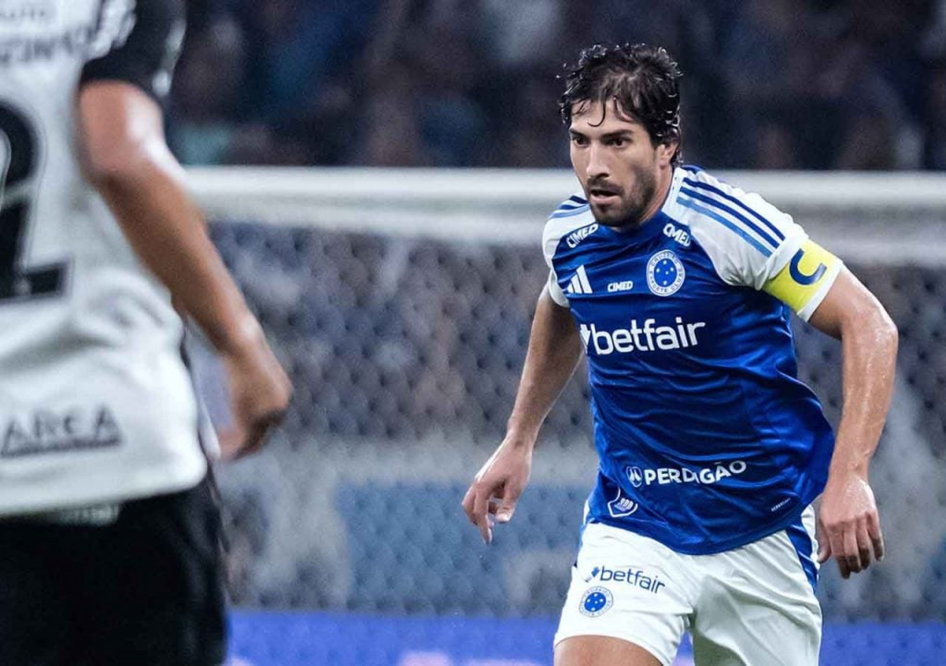 Lucas Silva afirma que Cruzeiro teve jogo equilibrado contra o Corinthians, mas destaca falta de intensidade