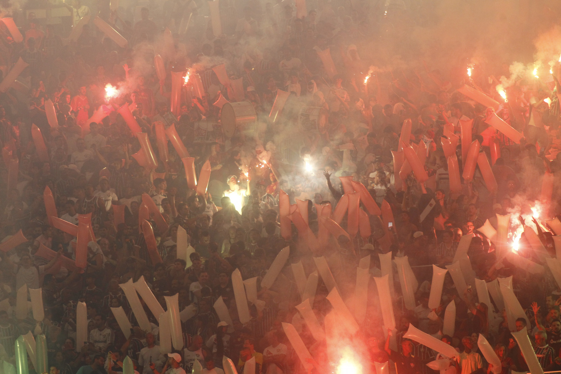 Partida entre Vasco x Fluminense, válida pelo jogo de ida da semifinal da Copa do Brasil, realizada no estádio Maracanã, no Rio de Janeiro, na noite desta quinta-feira (11).  - Reginaldo Pimenta/Agência O Dia