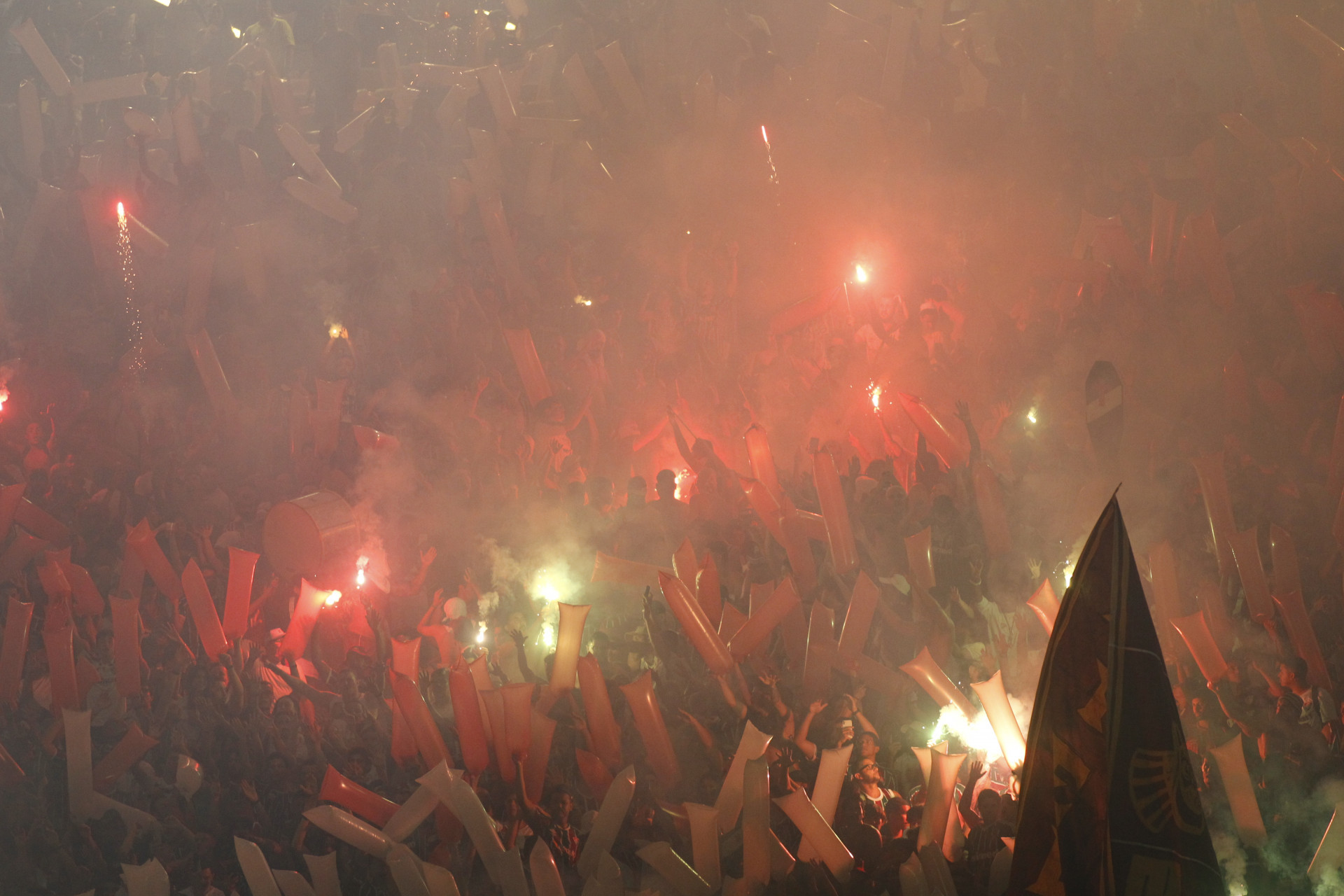 Partida entre Vasco x Fluminense, válida pelo jogo de ida da semifinal da Copa do Brasil, realizada no estádio Maracanã, no Rio de Janeiro, na noite desta quinta-feira (11).  - Reginaldo Pimenta/Agência O Dia