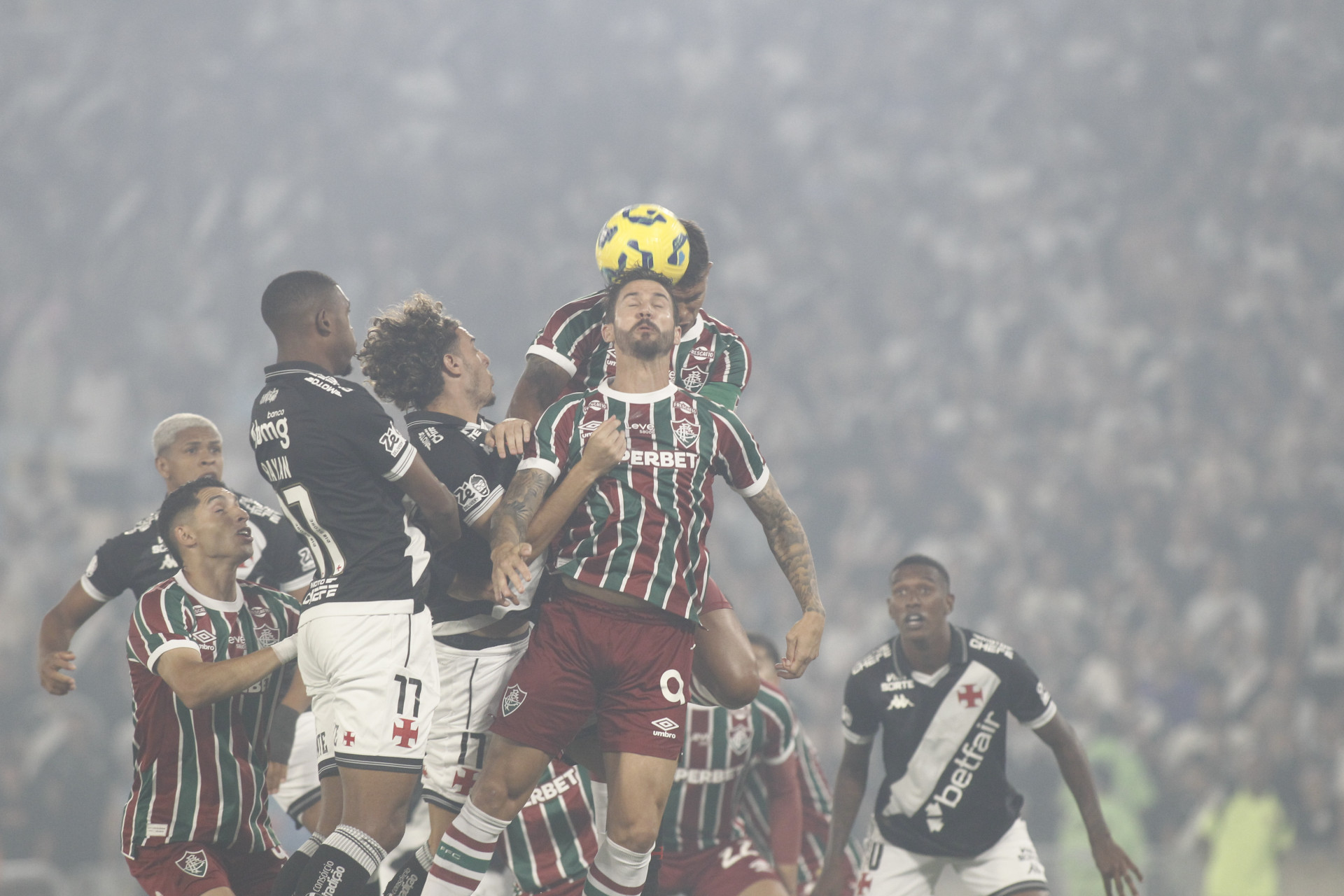 Partida entre Vasco x Fluminense, válida pelo jogo de ida da semifinal da Copa do Brasil, realizada no estádio Maracanã, no Rio de Janeiro, na noite desta quinta-feira (11).  - Reginaldo Pimenta/Agência O Dia