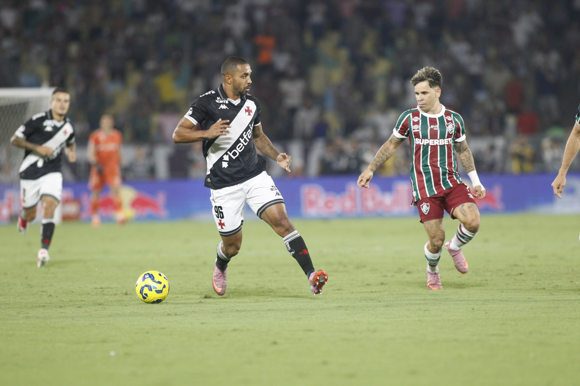 Partida entre Vasco x Fluminense, válida pelo jogo de ida da semifinal da Copa do Brasil, realizada no estádio Maracanã, no Rio de Janeiro, na noite desta quinta-feira (11).  - Reginaldo Pimenta/Agência O Dia